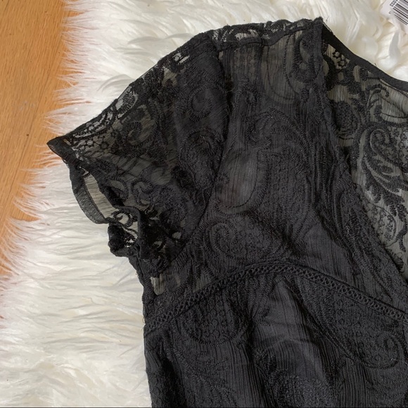 NWT XXI Black Lace Short Sleeve Romper Size Medium - Picture 5 of 6